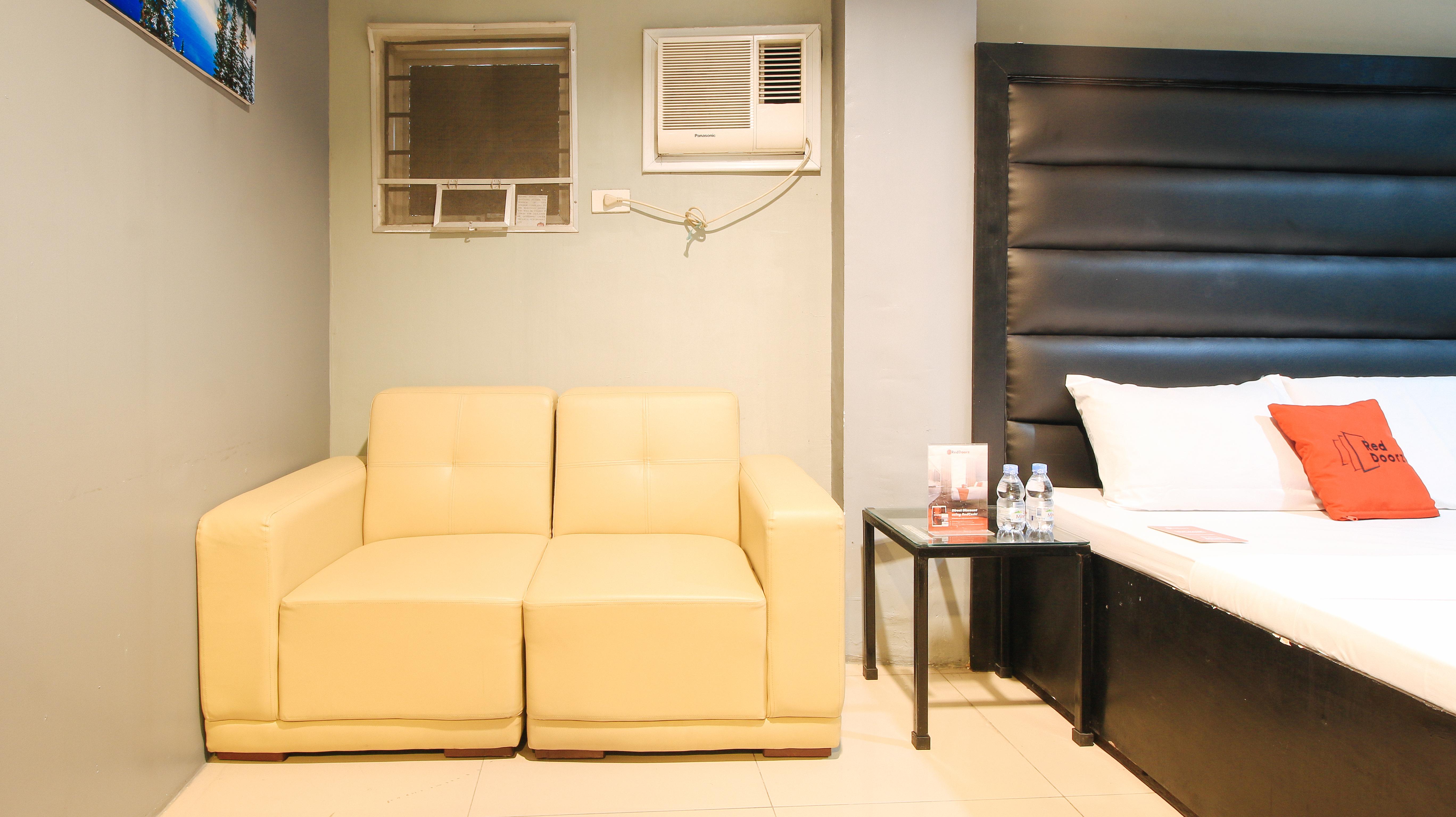 Reddoorz @ P Florentino Street Sampaloc Manila Exterior foto