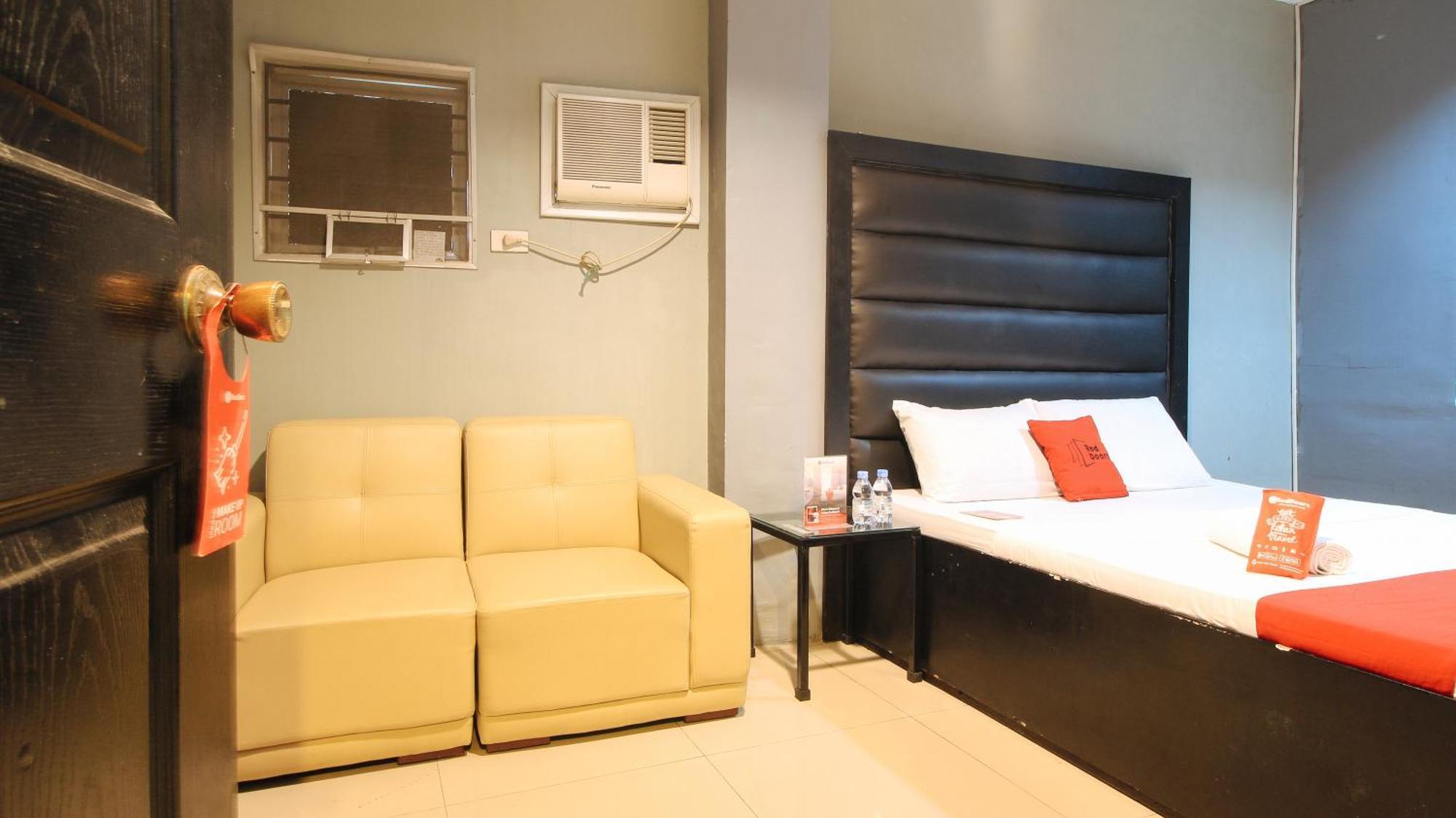 Reddoorz @ P Florentino Street Sampaloc Manila Exterior foto