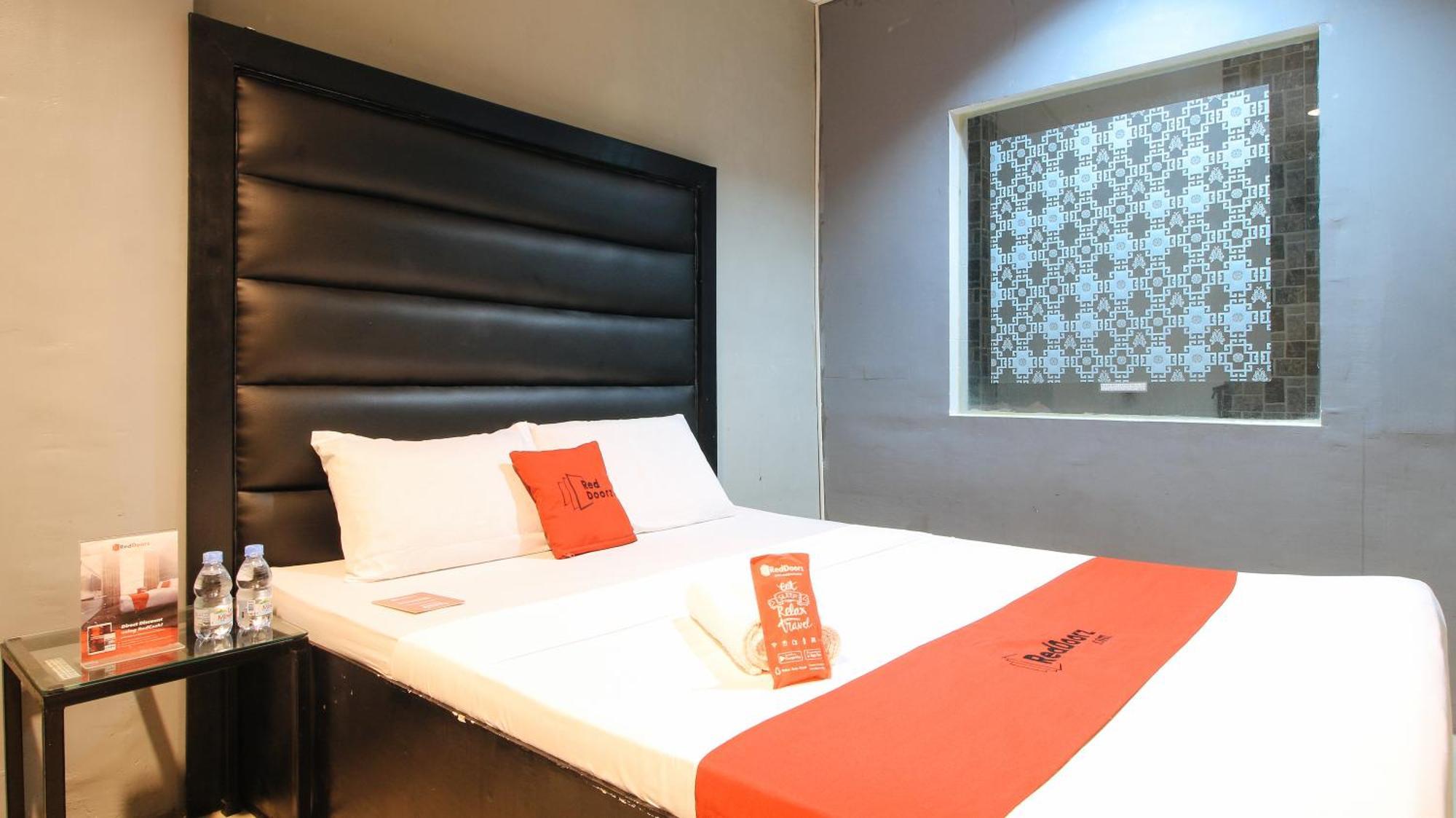 Reddoorz @ P Florentino Street Sampaloc Manila Exterior foto
