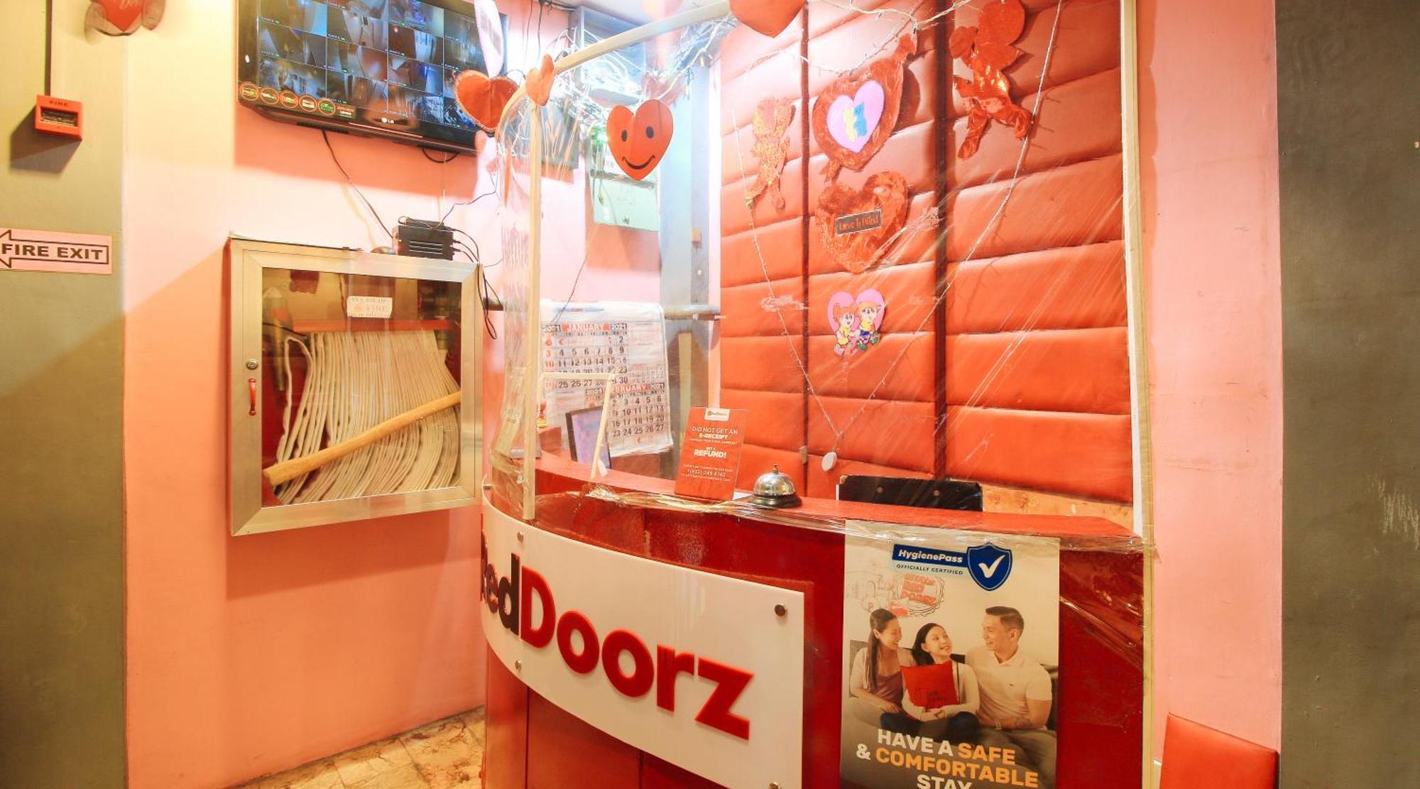 Reddoorz @ P Florentino Street Sampaloc Manila Exterior foto